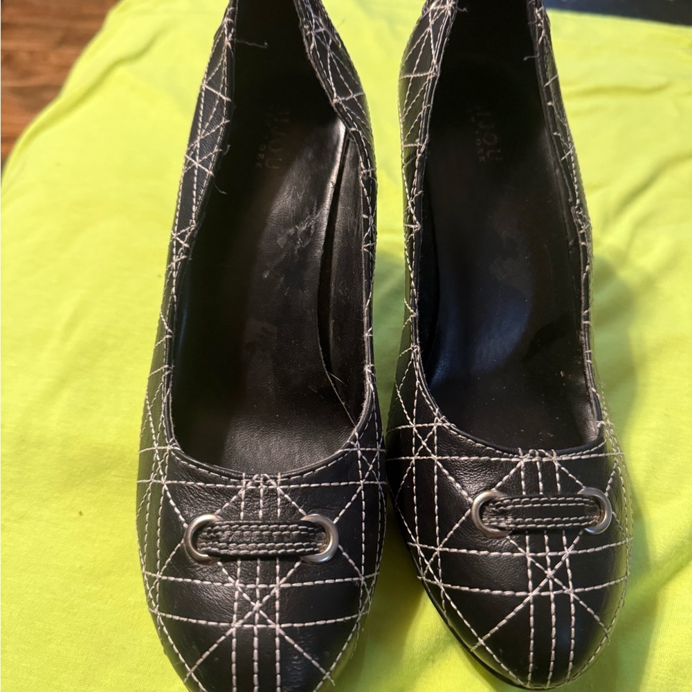 Black Quilted Leather Round-Toe Heels with Contrast Stitching